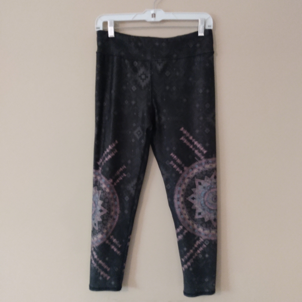 Evolution and Creation Active exercise leggings size L